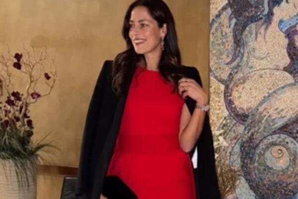 Puca od elegancije: Ana Ivanović pomutila um muškarcima u crvenom miniću! (FOTO)