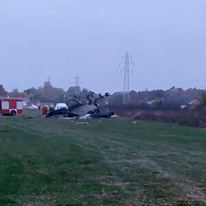 Okretao se u vazduhu, pa raspao u paramparčad! Prvi snimci pada helikoptera kod Brčkog, scene su strašne (VIDEO)