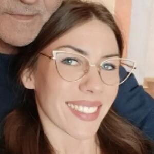 DEKA JOJ STAVIO RUKE PREKO MLADIH GRUDI! "Miljenica starijih" ponovo u vezi - Pogledajte samo đuvegiju (FOTO)