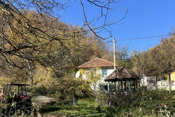 Ušuškano u srcu Šumadije - ko jednom dođe uvek se vraća: Ovo je jedno od najlepših sela u Srbiji (FOTO)