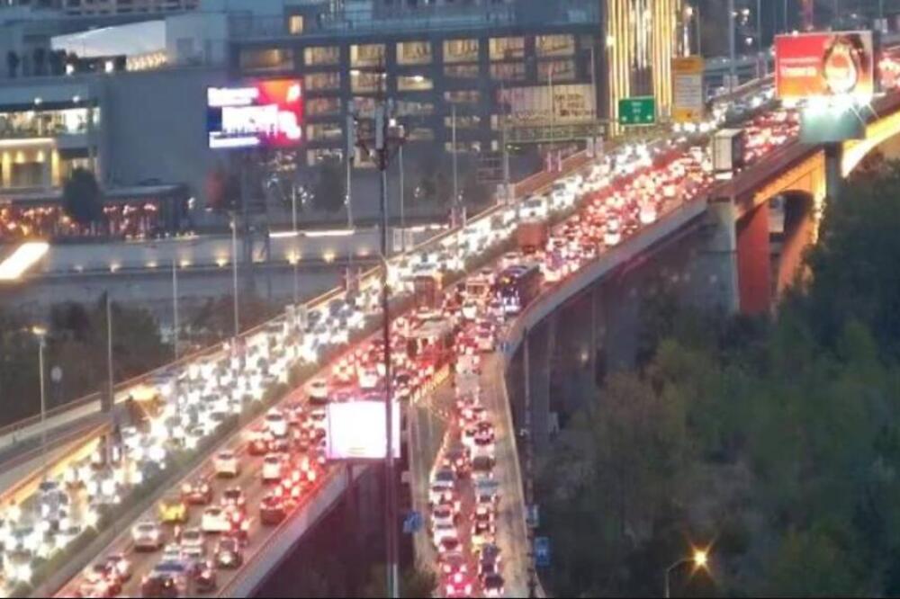 Kolone vozila stoje u mestu, nema igla gde da padne: Popodnevni kolaps u prestonici, evo gde je najkritičnije!
