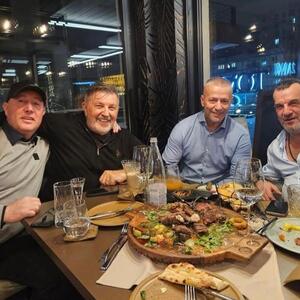 NASER ORIĆ OBJAVIO SLIKU SA ACOM LUKASOM! Gore društvene mreže, Saša Mirković poručuje: On se slika sa svim svojim fanovima! Ovo kaže pevač