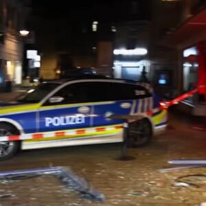 "LEŽALA JE SVA KRVAVA, STAVILI SU JOJ PIŠTOLJ NA GLAVU!" Baka devojčice (12) iz Srbije o RANJAVANJU unuke u Nemačkoj: Branila je majku i brata, mislila je da...