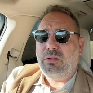 Moćni Srbin zaveo veliku ljubav opasnog momka, rodila mu 2 dece i ostavila pred svadbu: Druga njegova verenica vratila se bivšem, a sad s njom dobio blizance