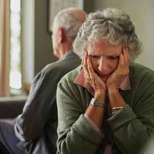 Ivan i Vera su prodali sve da sinu kupe stan, a onda je on upoznao Lanu: 2 godine kasnije pojavio se  na pragu bled kao krpa, njegovo priznanje ih je uništilo