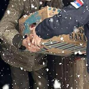 Deka Petar je Božić dočekao u bedi, s poslednjih 200 dinara izašao napolje i našao novčanik pun para: Ujutru mu pokucali na vrata, usledio obrt