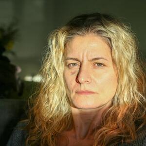 Jeleninu porodicu je delio sprat kuće od devera: "Mesecima su nam nestajale pare, a kad sam pozvala policiju, pozlilo mi je od sramote"