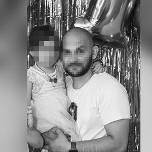 SEDEO JE PORED PROZORA, SAV U KRVI Komšije otkrivaju detalje horora u Pančevu u kome su stradali otac (28) i ćerka (5): Marko ušao duboko u vatru da spasi dete