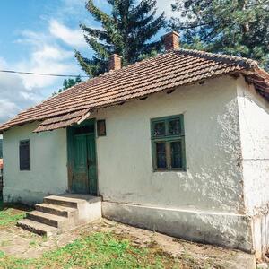 Ivan kupio kuću u Vojvodini za 15.000 &euro; i kad se uselio uhvatila ga jeza: Pretrnuo od priče popa a kad je sišao u podrum selo više nikada nije bilo isto