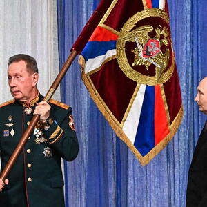 SILOVIKI UBEĐUJU PUTINA NA POTEZ KAKAV NIJE VIĐEN NI KADA JE RAT IZBIO! Telohranitelj i FSB na jednoj strani, Medvedev i Kremlj na drugoj, dok Ukrajinci udaraju