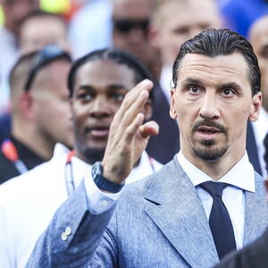 ZLATAN IBRAHIMOVIĆ OPLEO KAO NIKADA PRE! FIFA, Englezi, sudije... Žestoko je udario po svima i nikoga nije štedeo: Baš me briga! Pravila moraju biti ista za sve