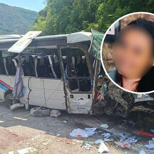 OVO JE NIŠLIJKA KOJA JE POGINULA U CRNOJ GORI: Sa sestrom obišla Ostrog, planirala veridbu, pa poginula u mini-busu (foto)
