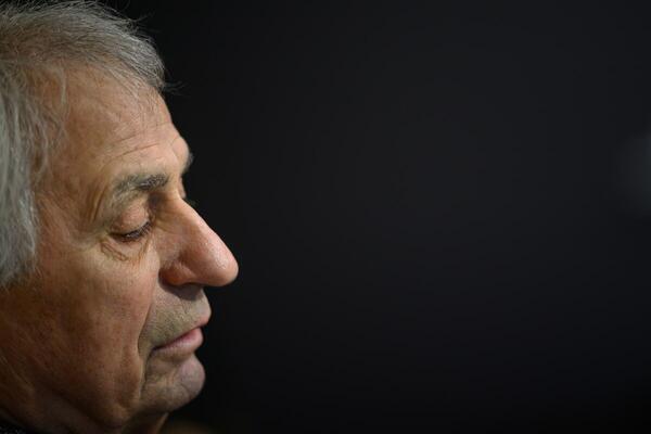 "STANI, UPUCAĆU TE, UBIĆU TE!" Životna drama legende jugoslovenskog fudbala: RANJEN U MOSTARU, a kuća mu je SPALJENA do temelja!