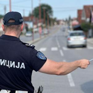 Ako odgovorite na ovo pitanje policajaca, sami sebi ste napisali kaznu: Evo kada možete da kažete NE, a kada treba da ćutite